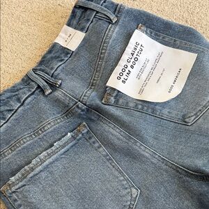 Good American Classic Slim Bootcut Jeans